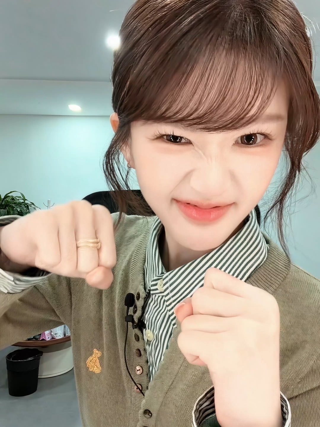赵师傅 能不能教我一拳 我也想学👊🏻赵露思 ​​​