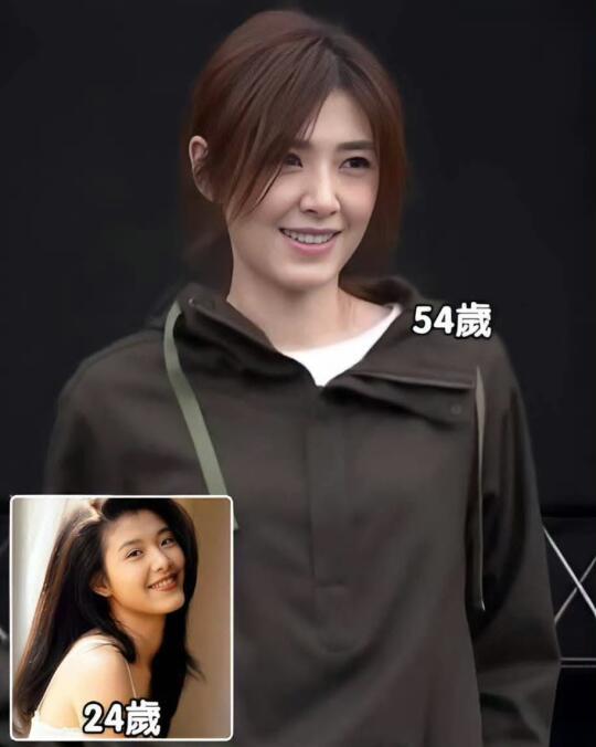 那个唱《鸭子》的姐姐已经54岁了，仿佛冻龄