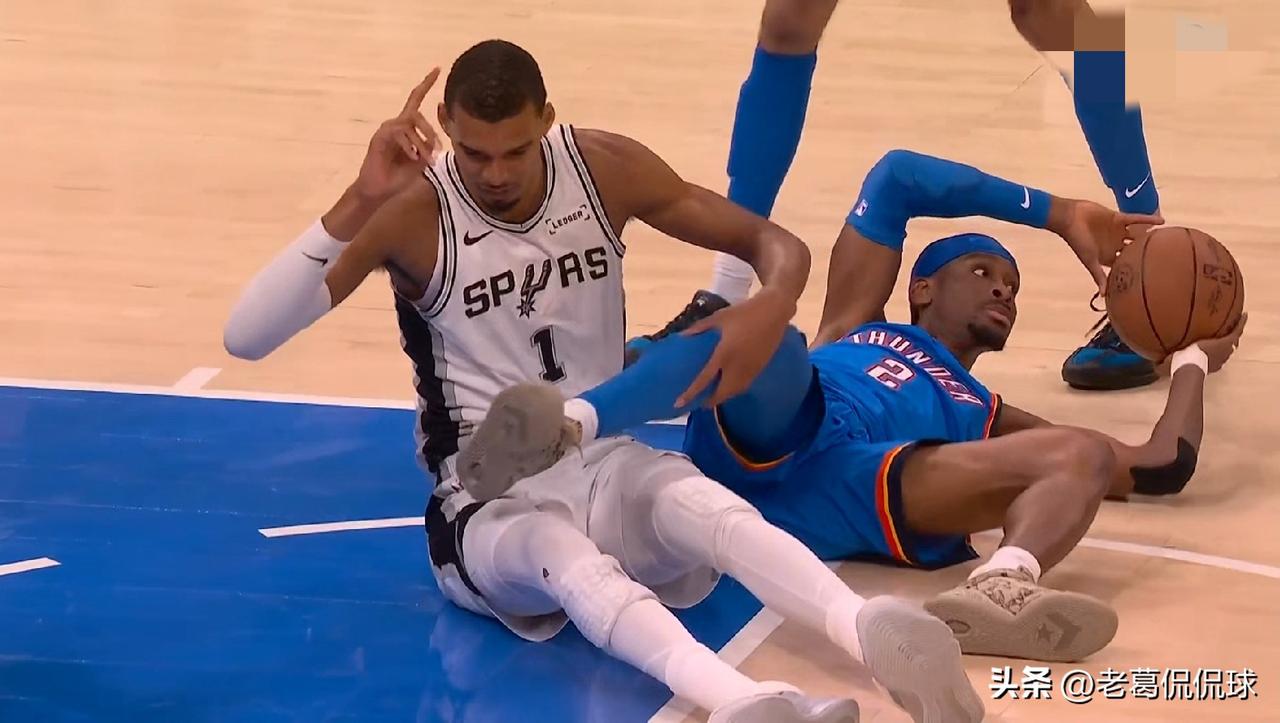 前NBA球员尼克-杨真是太懂NBA的游戏规则了！今天尼克-杨在参加的一个节目中，