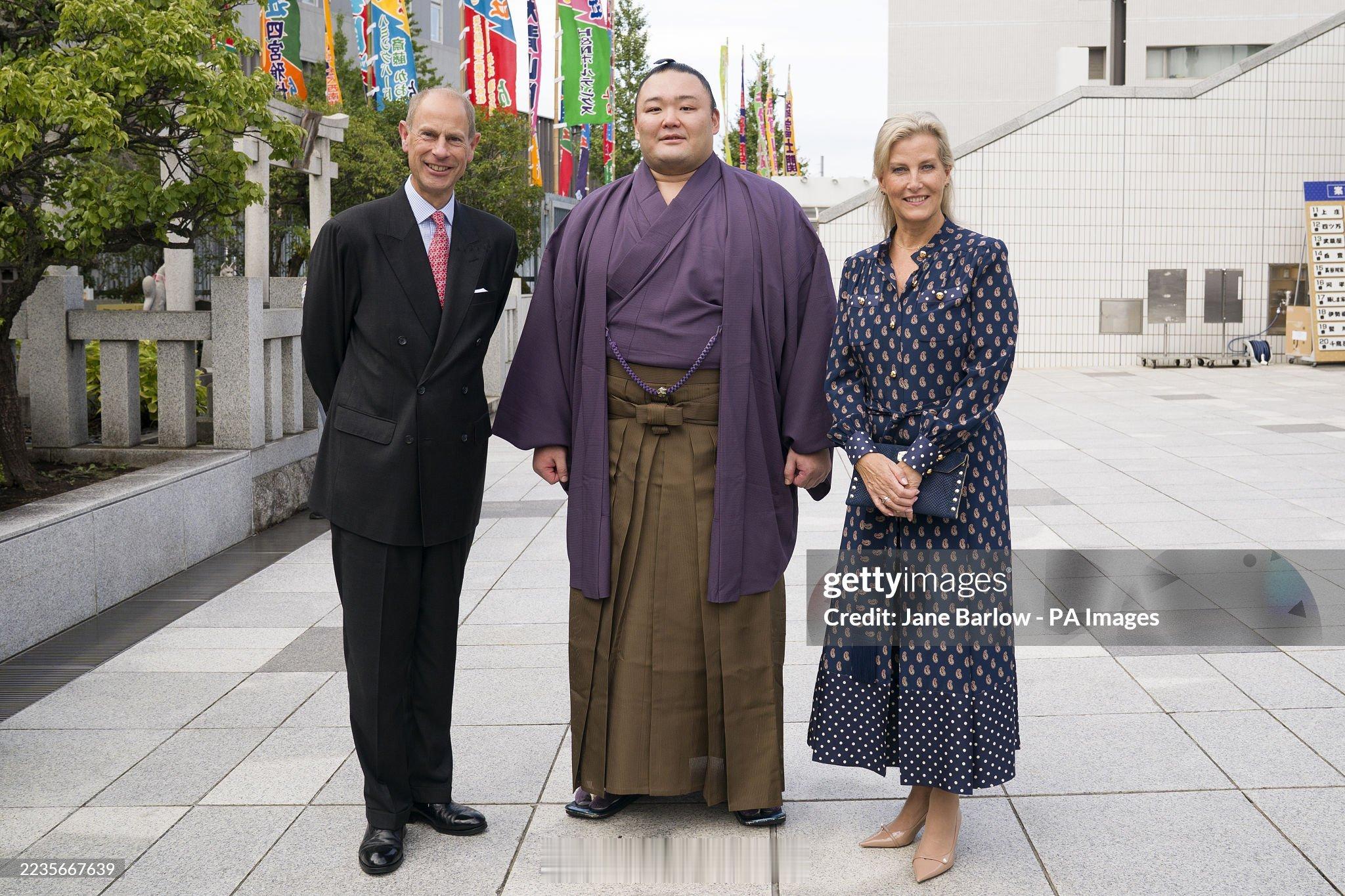 英国王室[超话]  2025年9月19日，爱丁堡公爵夫妇在日本东京访问国家相扑馆