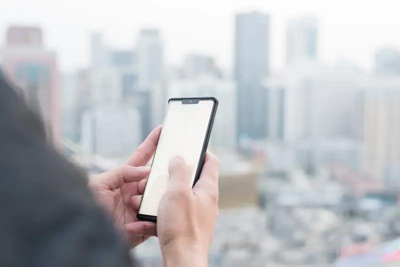 手机即将迎来涨价潮，一部手机可能涨500元左右！
要换手机的要注意了，后续手机可