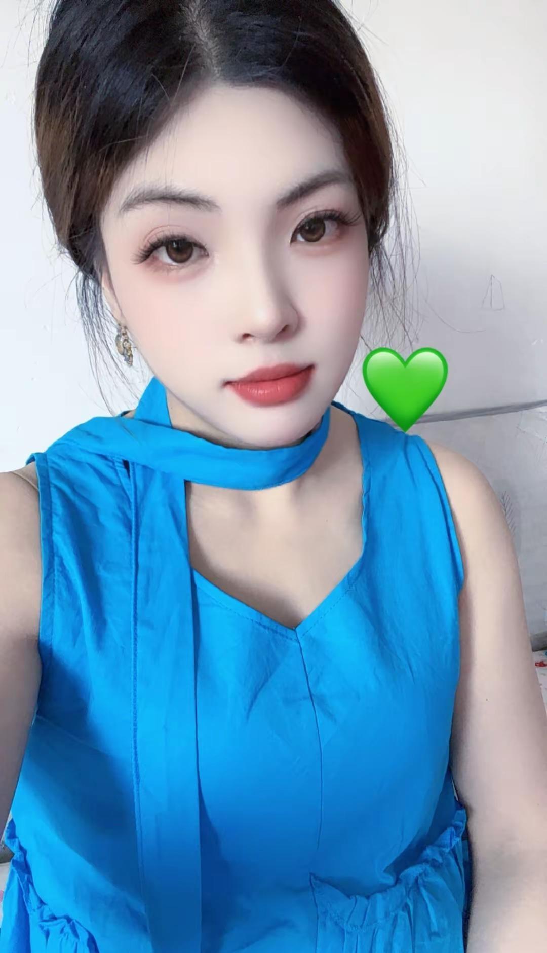 一眼就喜欢的，时隔多年依然喜欢，很庆幸能遇见！……无袖上衣搭配 蓝色系穿搭 日常