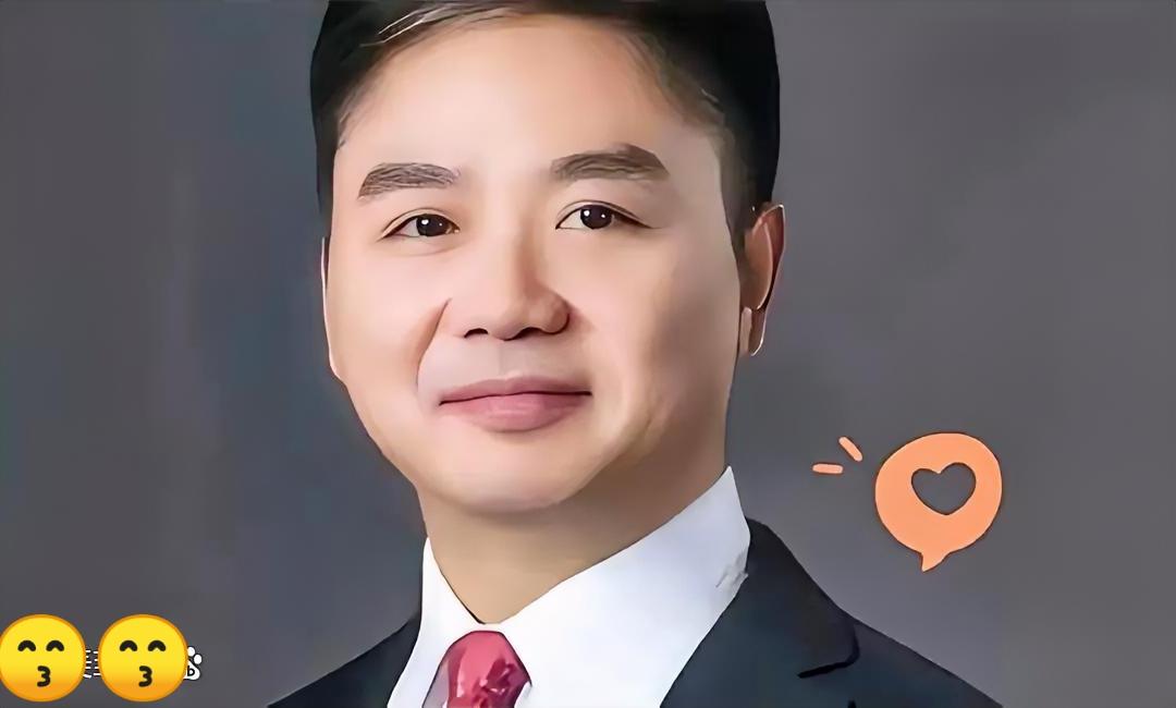 大家发现没？

香港火灾后，

刘强东没捐上亿巨款，却凭一个动作圈粉无数！
 