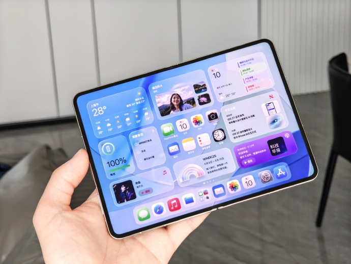 iPhoneUltra真机超前瞻照搬华为 Pura X Max 阔折叠设计，连U