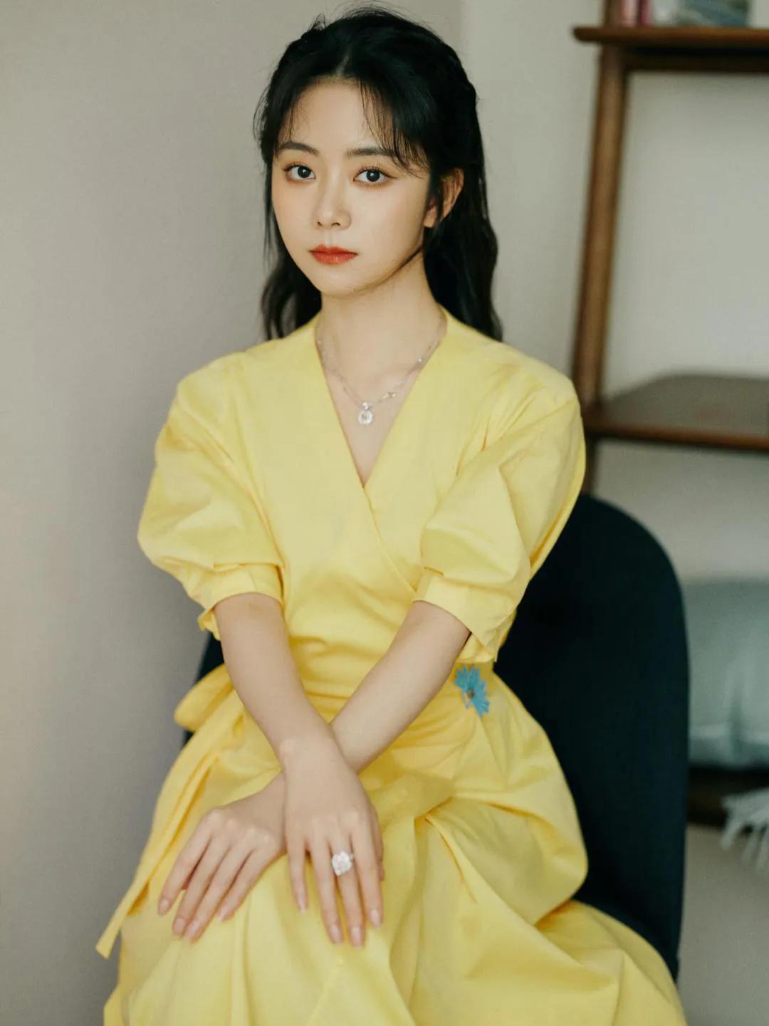 最想谭松韵和哪个演员再搭？
      说真的谭松韵这内娱百搭体质真的离谱，16
