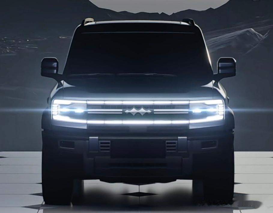 近日，比亚迪方程豹汽车放出了旗下首款车型豹5光影预告片。新车定位为硬派越野SUV