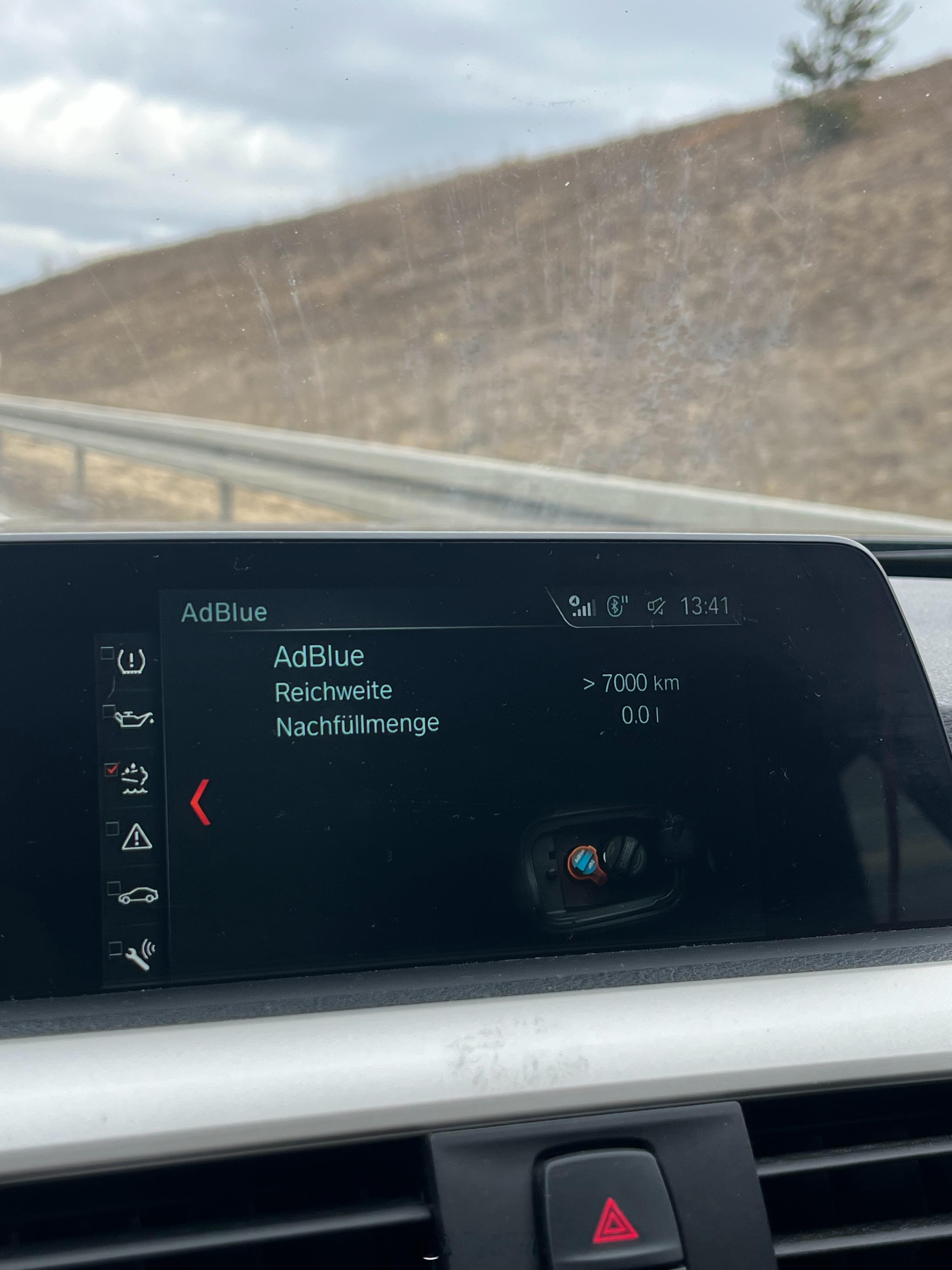 320d距离上次加尿素已经开了快两万公里了，显示的还是跟刚开始一样续航大于700