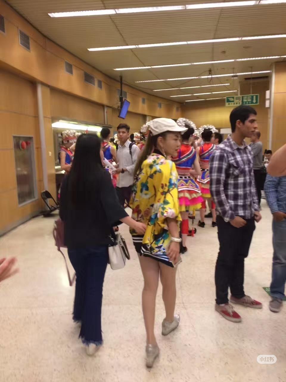 很时尚的一个孩子 