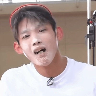 我好饿 