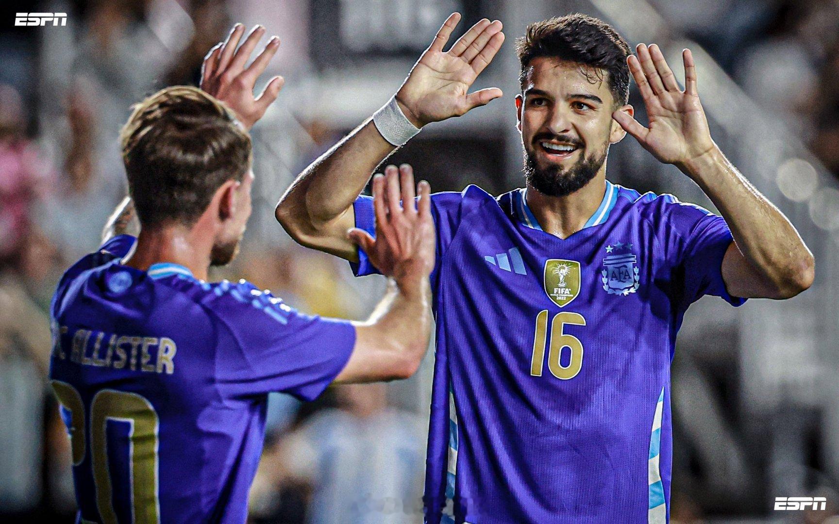 洛佩斯助攻，麦卡利斯特梅开二度。✓ 阿根廷在迈阿密半场3-0 领先波多黎各队。波