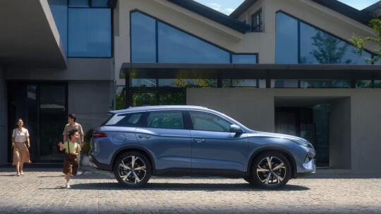 都说1月份是传统的购车淡季，但是即使如此，比亚迪宋家族还是拿下了 8....