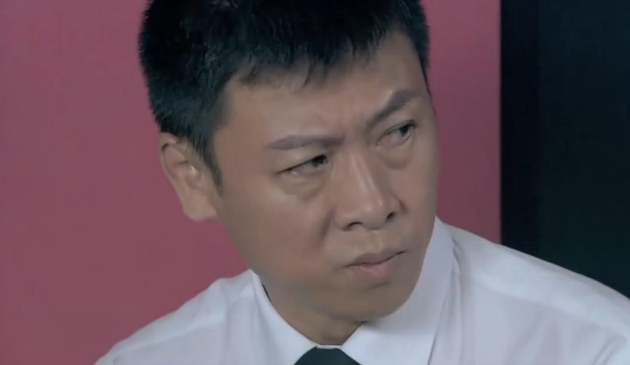胡亚捷在电视剧《那金花和她的女婿》（2013年）中饰演何兆海

胡亚捷在剧中所塑