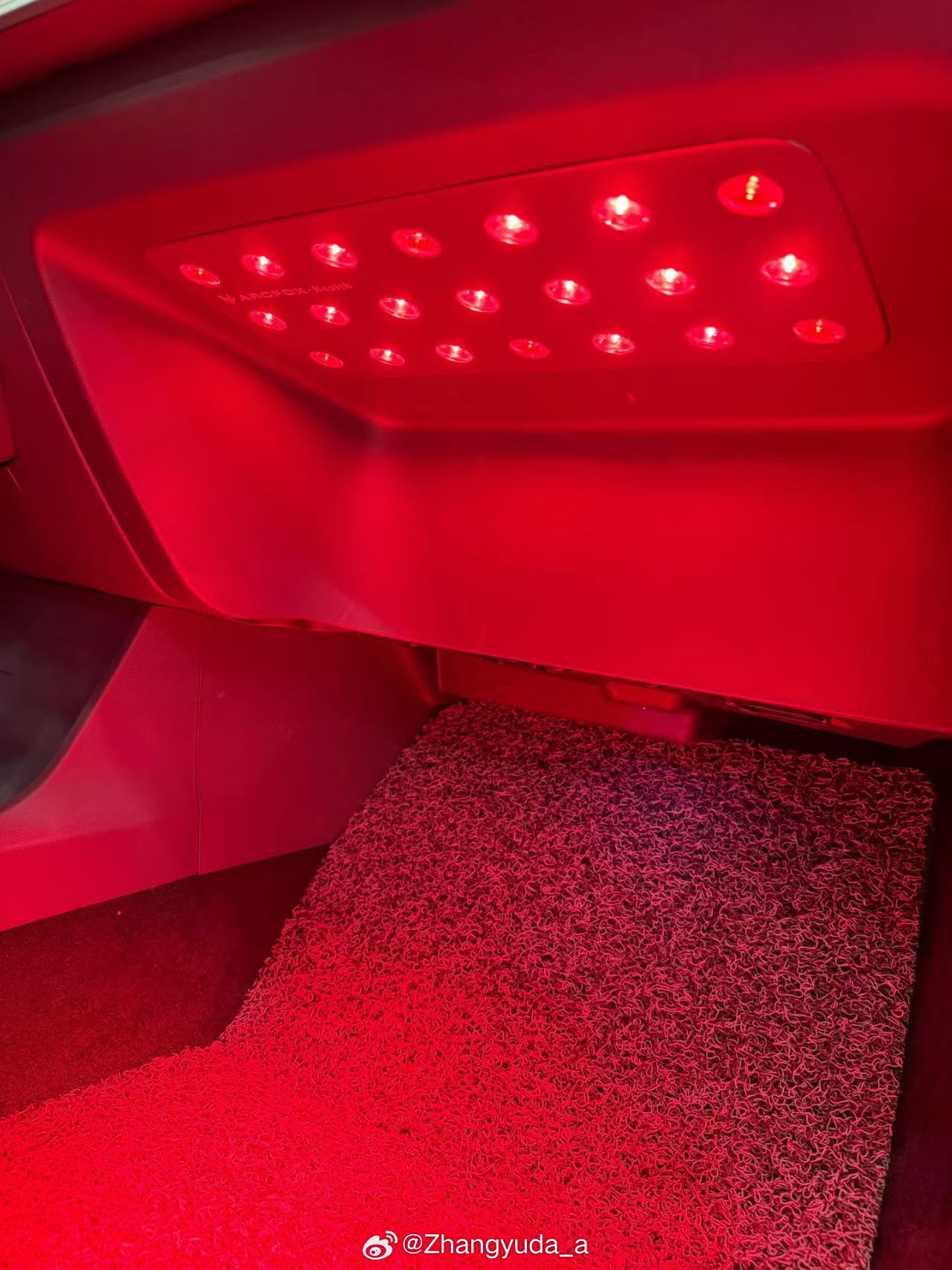 看到群里发的 啊不是这什么车啊怎么还有大排灯 