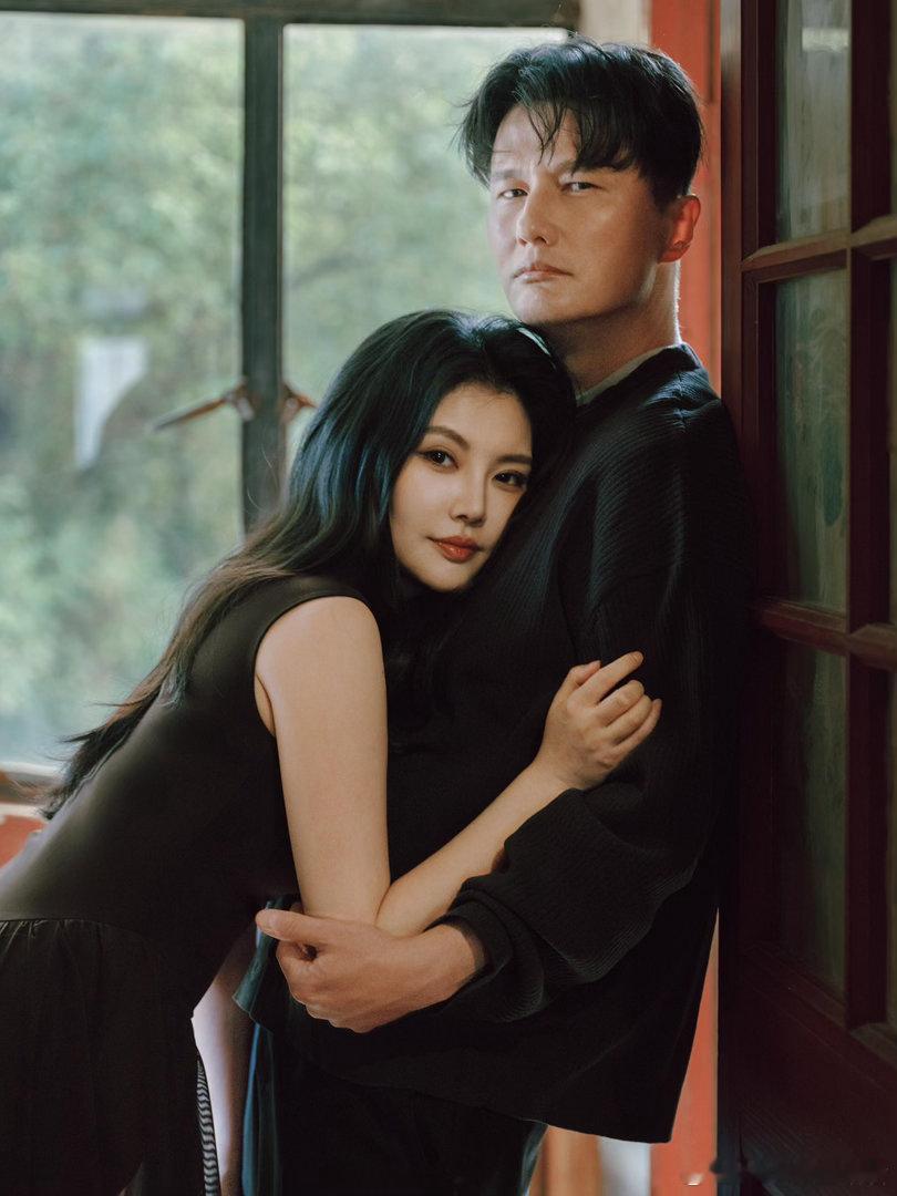 徐冬冬孩子叫小椰子 光听小名就觉得是个甜甜的崽，不出镜也没关系，妈妈幸福就好。