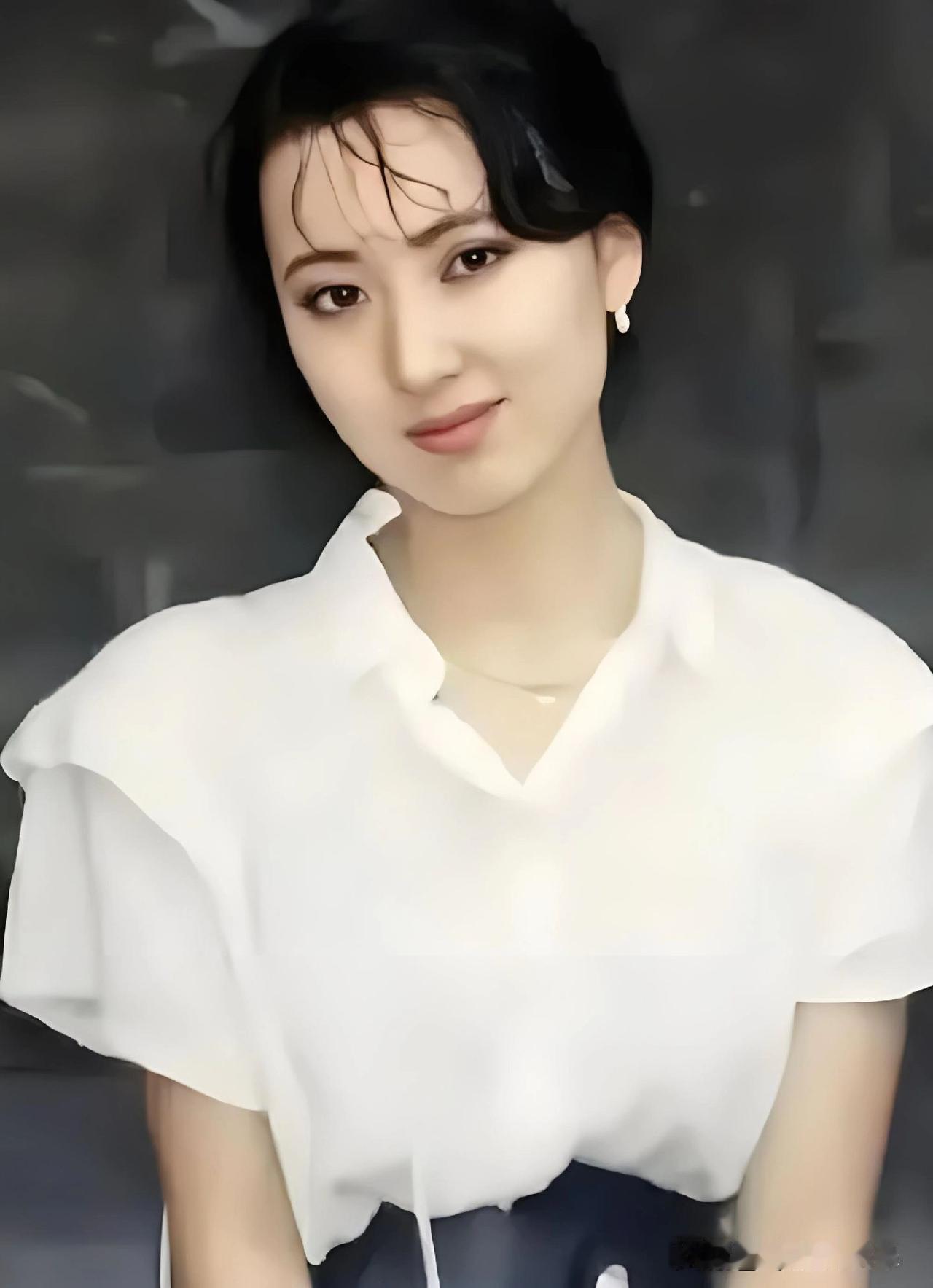 难怪陈晓旭这么年轻就去世了，后来陈晓旭的父亲说从她一出生就注定了是林黛玉的命。
