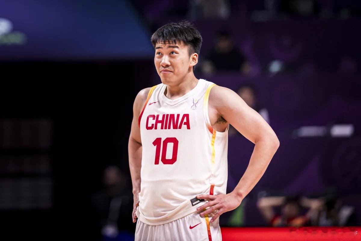 “我寻思这比大学的球好打啊。” ​​​