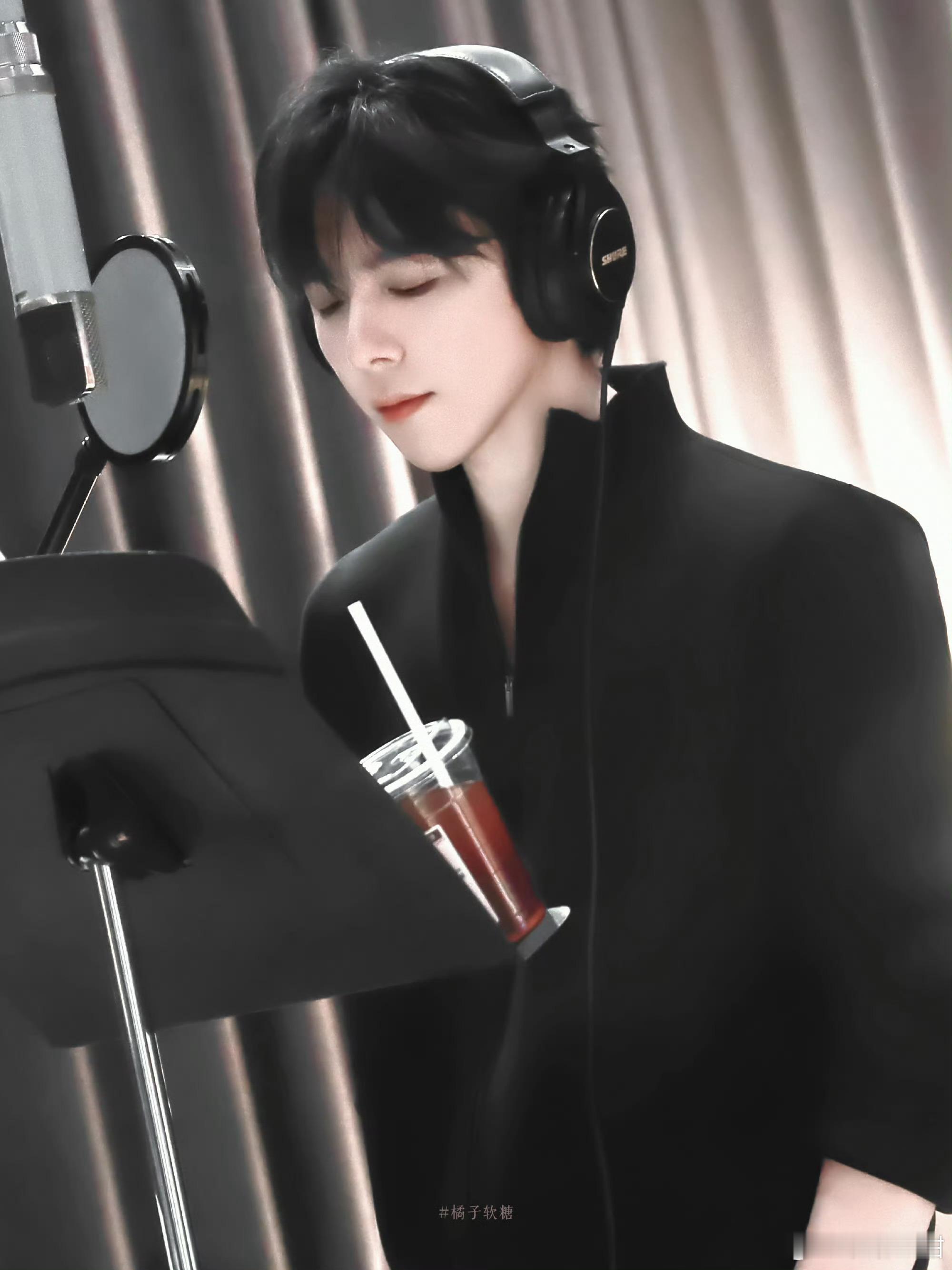 刘宇宁可口可乐品牌代言人 。刘宇宁献唱FIFA世界杯可口可乐主题曲摩登兄弟  在