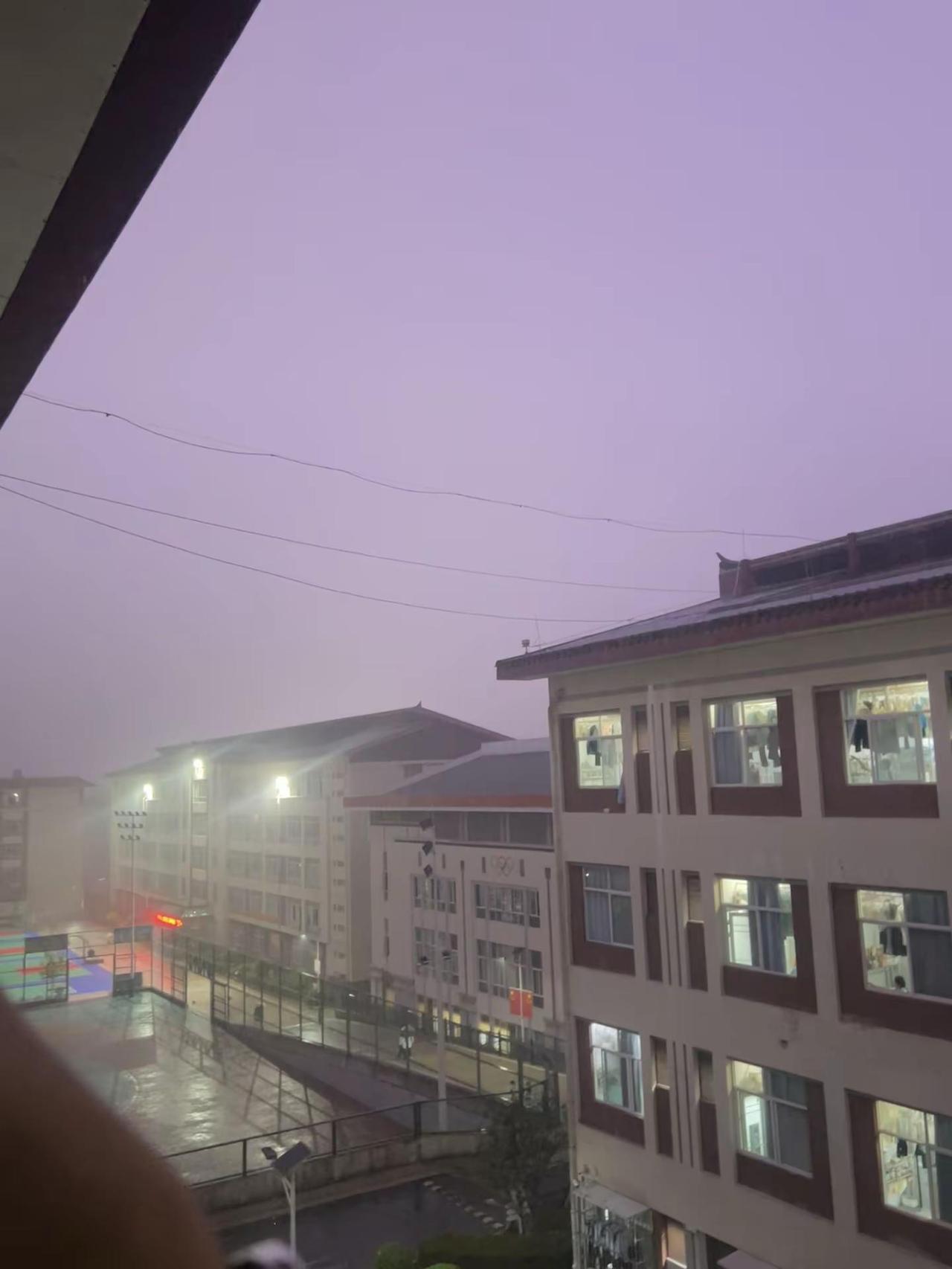 算了吧 早上我要上学  下午我要上学  晚上我要补作业  凌晨我要睡觉  我没有