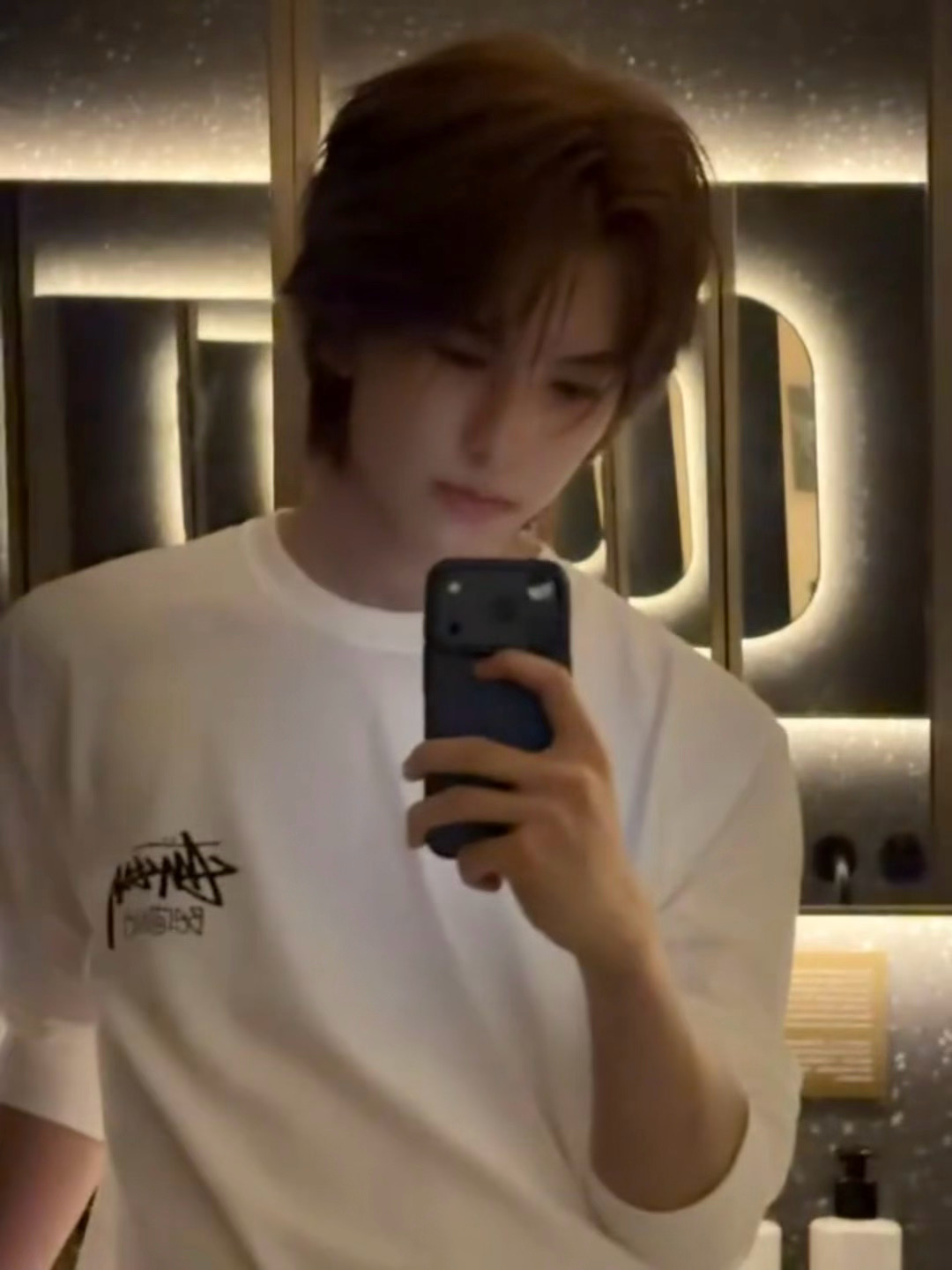 马柏全白t对镜拍.马柏全对镜自拍live图 马柏全深夜营业 权威对镜自拍 白T宽