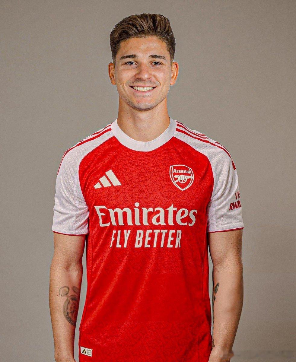 ESPN：阿森纳正在探讨今夏引进马竞前锋阿尔瓦雷斯的可能性。消息人士称，如果马竞