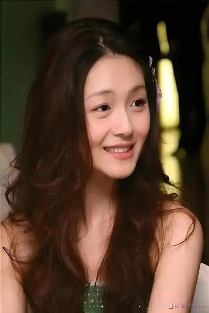 镜头前亲亲热热搂着妈妈妹妹的大S，私下早把家人那些弯弯绕看得透亮。

这姐们儿深