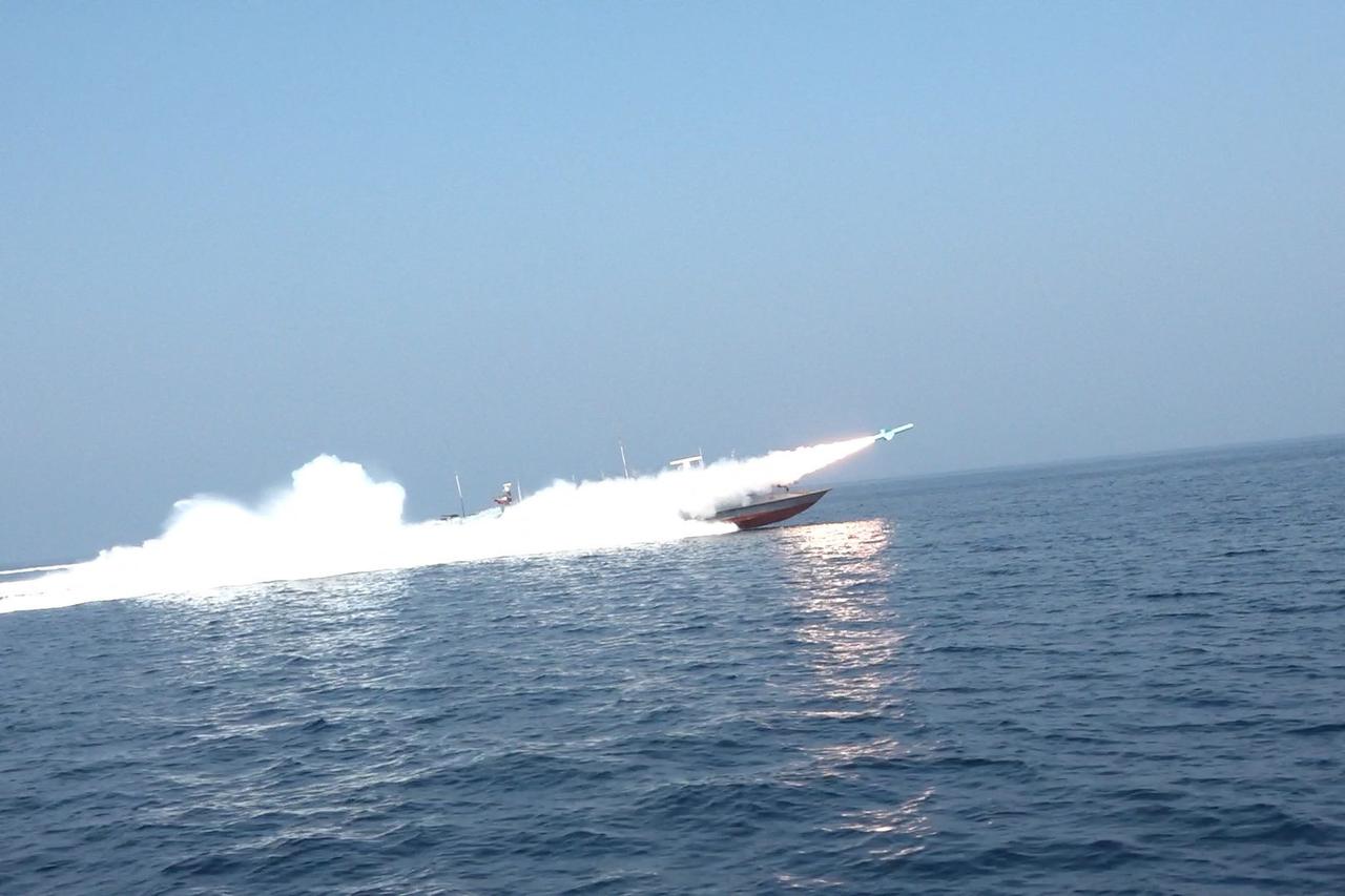 【炸弹把保费炸上天】保险业者已于2月28日通知船东，取消现有保单，将提高波斯湾与