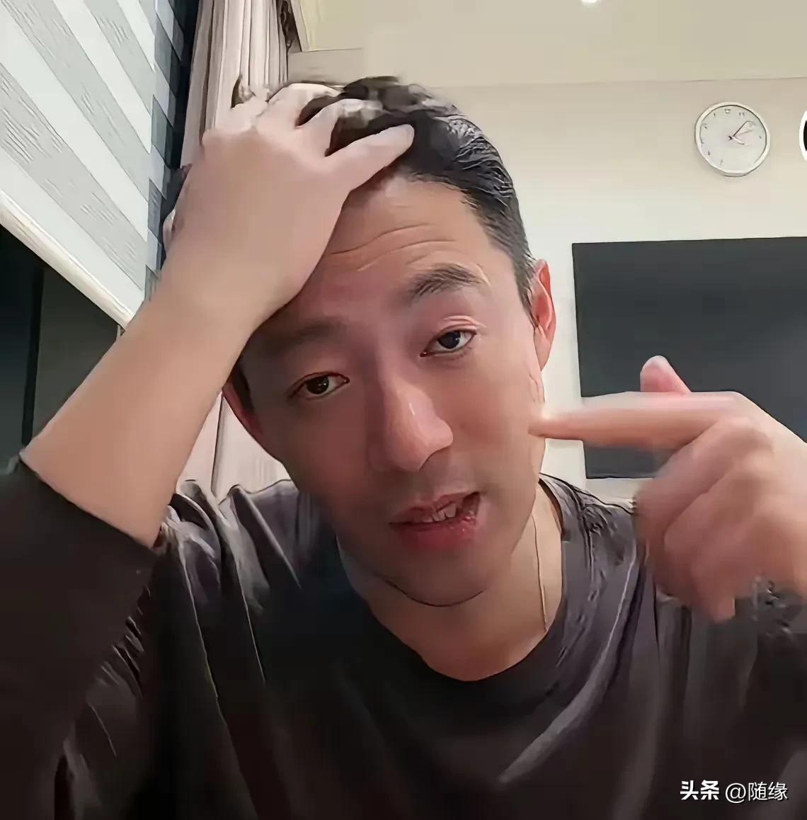 有没有发现
汪小菲对亲妈发飙后，就没再直播，突然安静了，就连马筱梅说好的直播，也