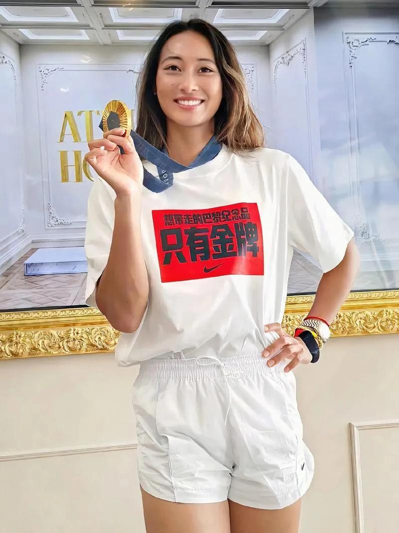“阴盛阳衰”的局面在文体界已经全面显现出来了。不论体育明星还是娱乐明星女星的话题