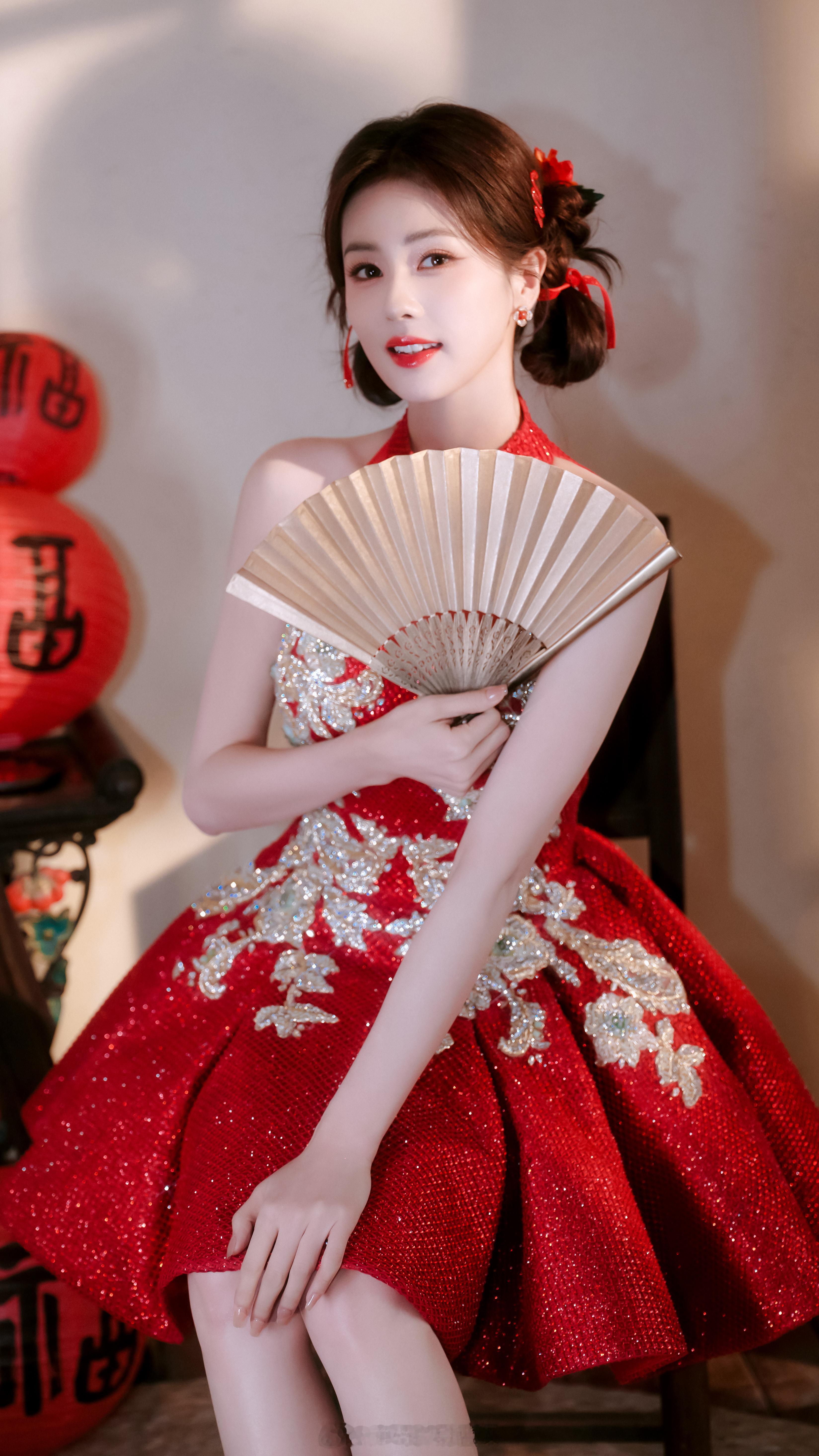 来看看我们春晚小福娃白鹿，祝大家马年大吉 2026幸福平安🧧和白鹿一起期待20