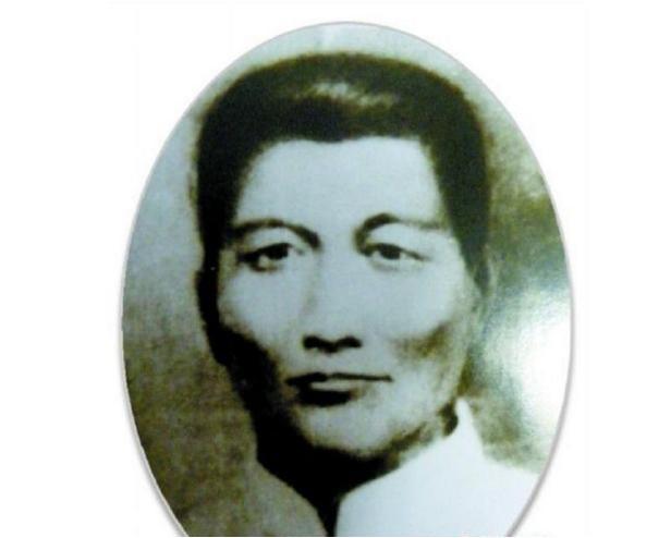 张英，原名马宗显，曾用名马尔赛夫，1902年1月21日生于山东省潍县（今潍坊市寒