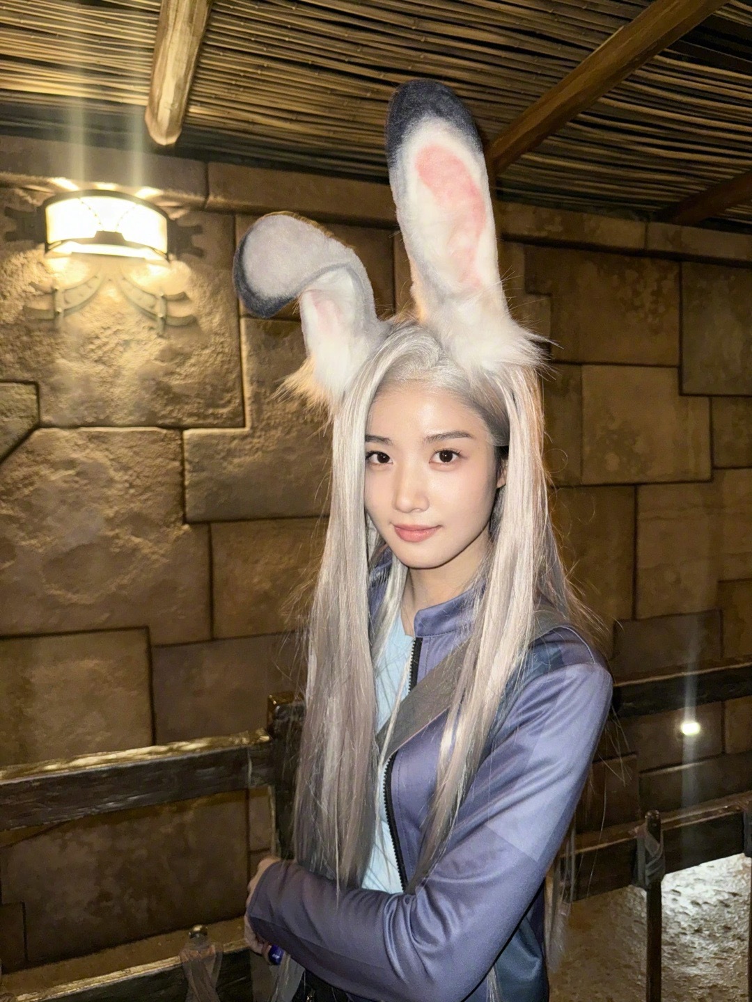 卢昱晓迪士尼在逃朱迪 哇塞，噜噜晓s碎片掉落，怎么会有这么萌的兔子警官完全是迪士