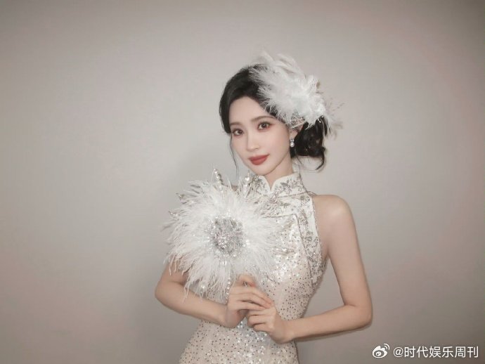 李一桐孟子义对我眼睛很好李一桐孟子义民国旗袍造型你好星期六李一桐的民国扮相温婉大