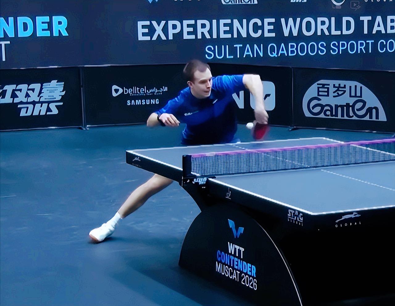 我去！西多连科使出了草莓拧！
林诗栋被打了7:11.

开局林诗栋5:1领先，