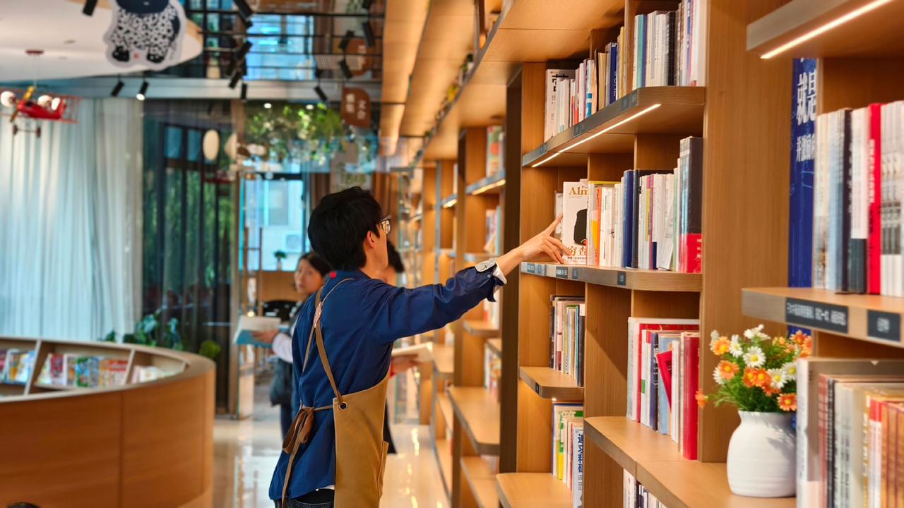 即使不爱学习，我感觉也能在这儿待一整天…宜昌过年好玩的地方，这里也值得打卡年味 