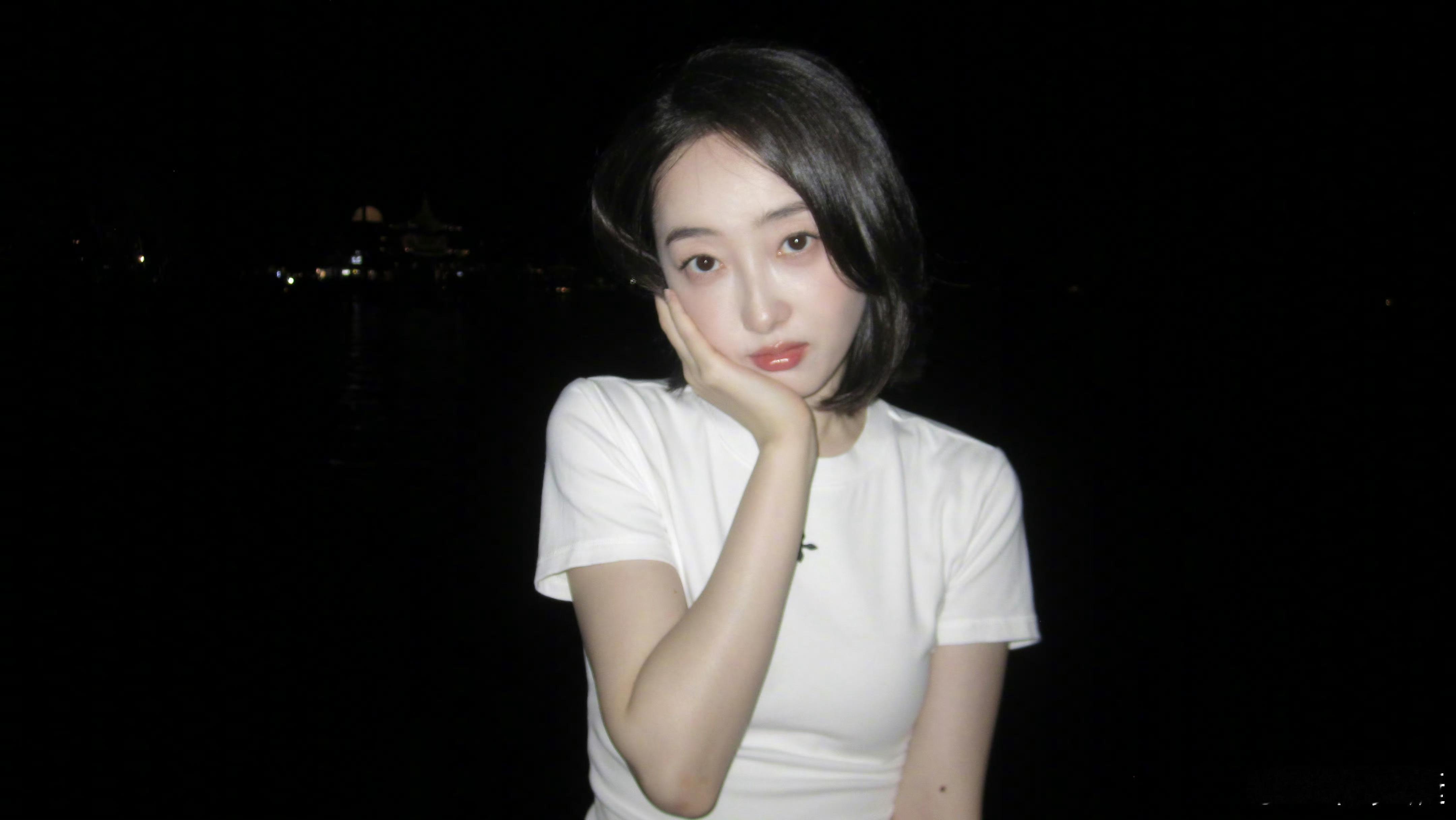 蒋梦婕吹吹海风🌬️ ​​​