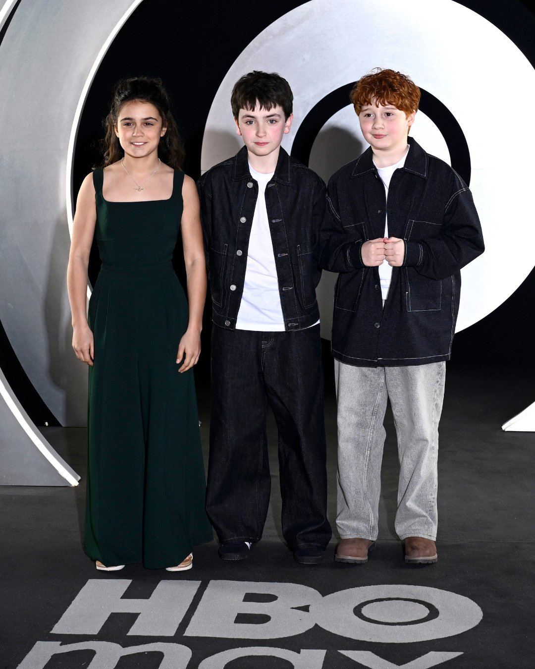 剧集版《哈利·波特与魔法石》在伦敦举行发布会，备受瞩目的新主演三人组首次合体亮相