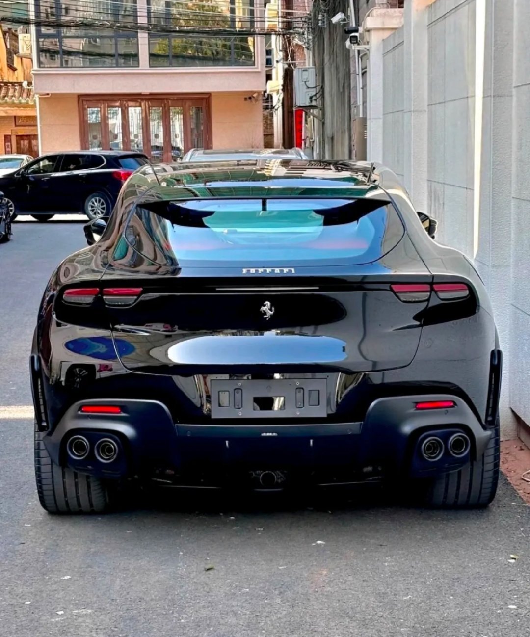 这汽车屁股，国内好像还没有一家汽车仿过 