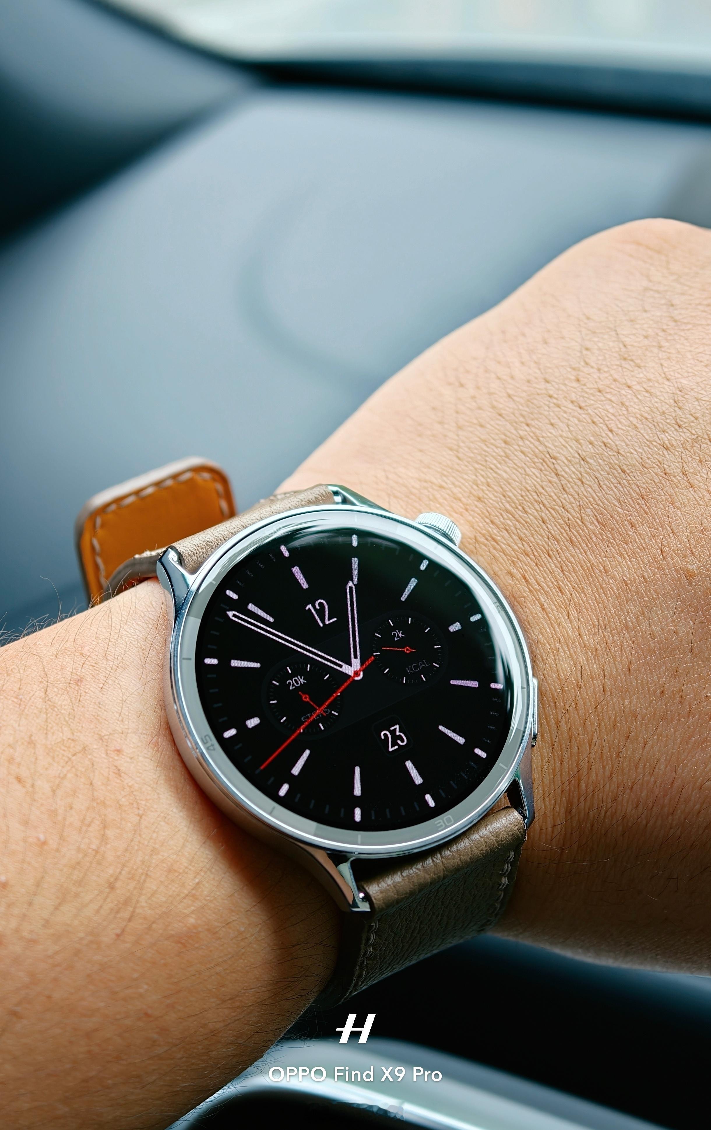 在阿慕那儿给OPPO Watch S和iPhone 17PM买了两配件：-新表带