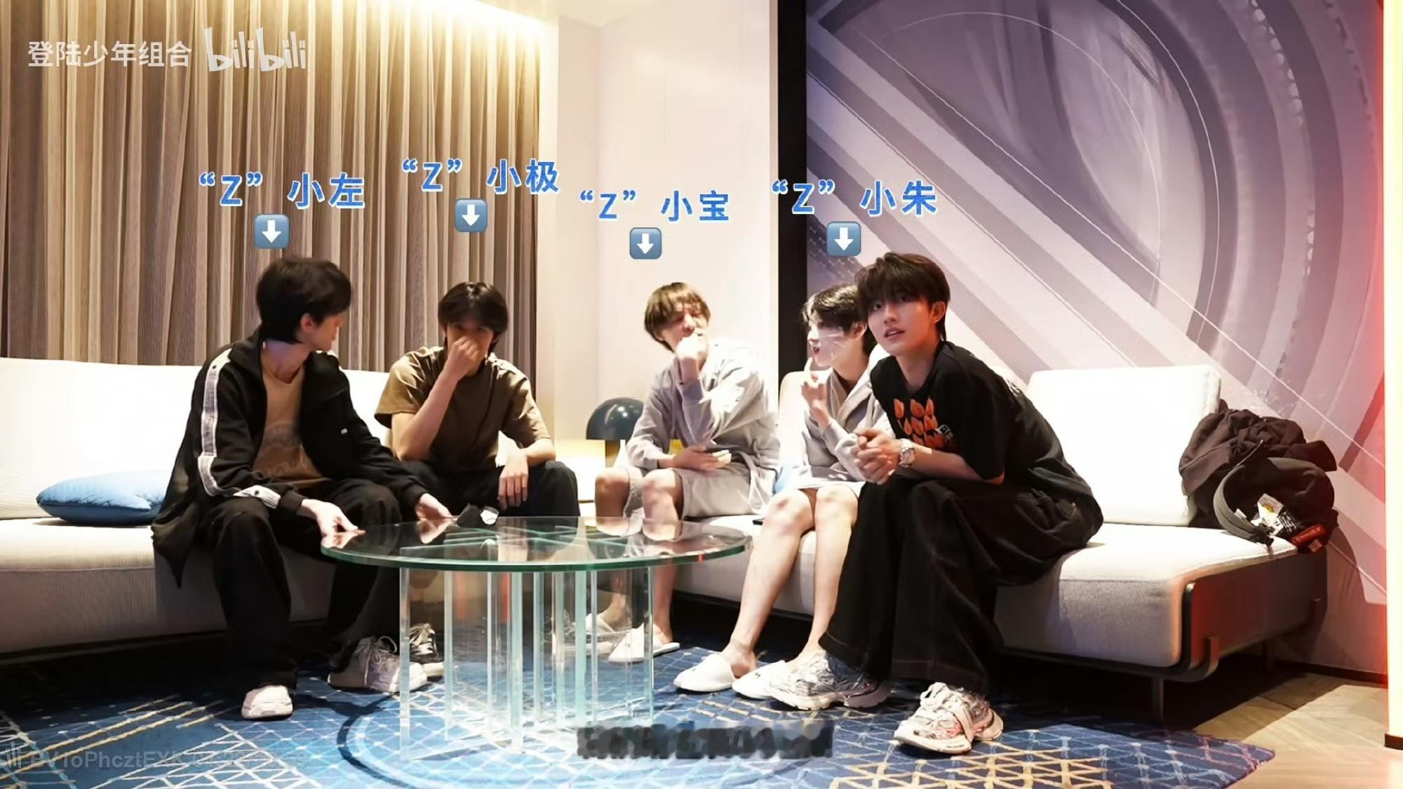 【投稿】z4 这不是一直都有争议的唯四内容吗？怎么还放到物料里面来了？[哆啦A梦