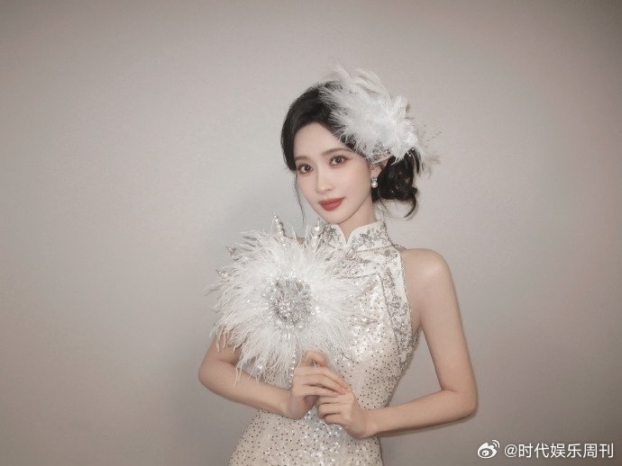 孟子义拿歌王后唱跳停不下来 孟子义的歌王没人误会 你好星期六 开场介绍时，何老师
