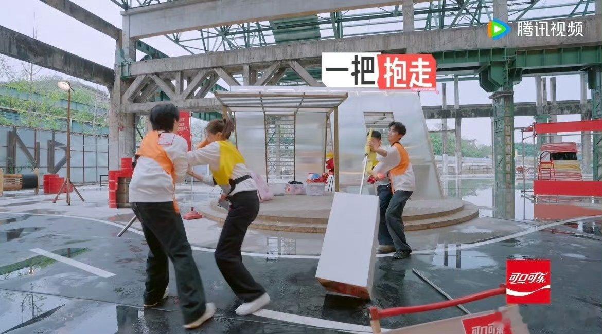 陈鑫海下手前还要礼貌一番陈鑫海嘴上客气下手干脆游戏开局陈鑫海立刻切换战斗模式，浑