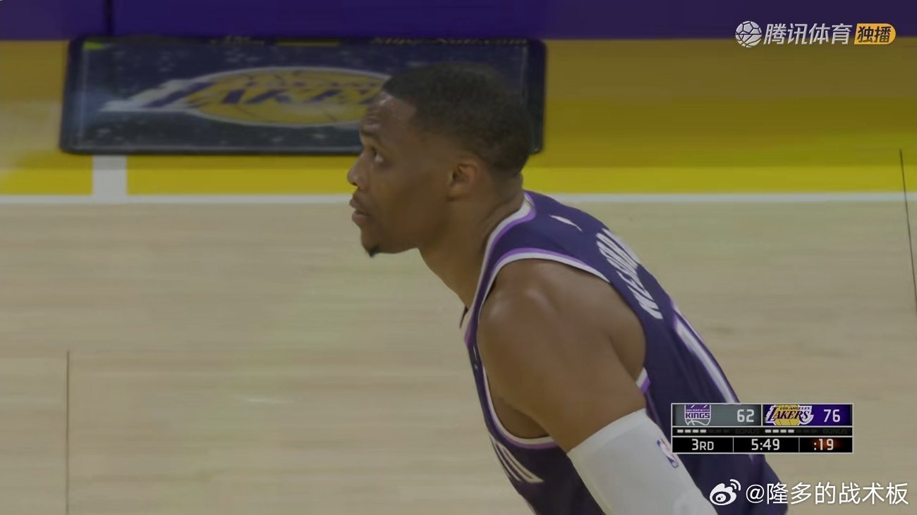 威少给东契奇的防守压力挺足国王vs湖人