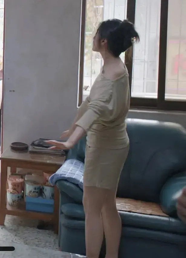 虽然但是脸很美，身材是不是应该管理一下 