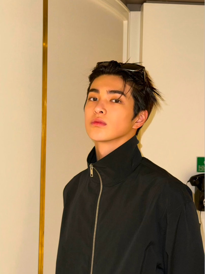 pretty boy这次不去鹅了去雕。粉裤子什么意思。