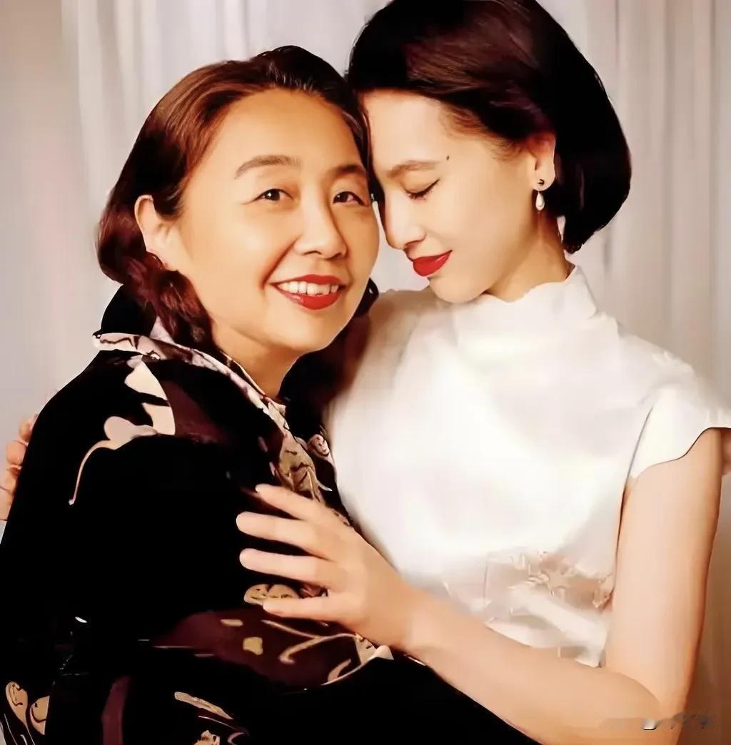 邓女士真的是一个有大智慧的女性，她每一步都是踏踏实实并付出全力，书也读的好，工作