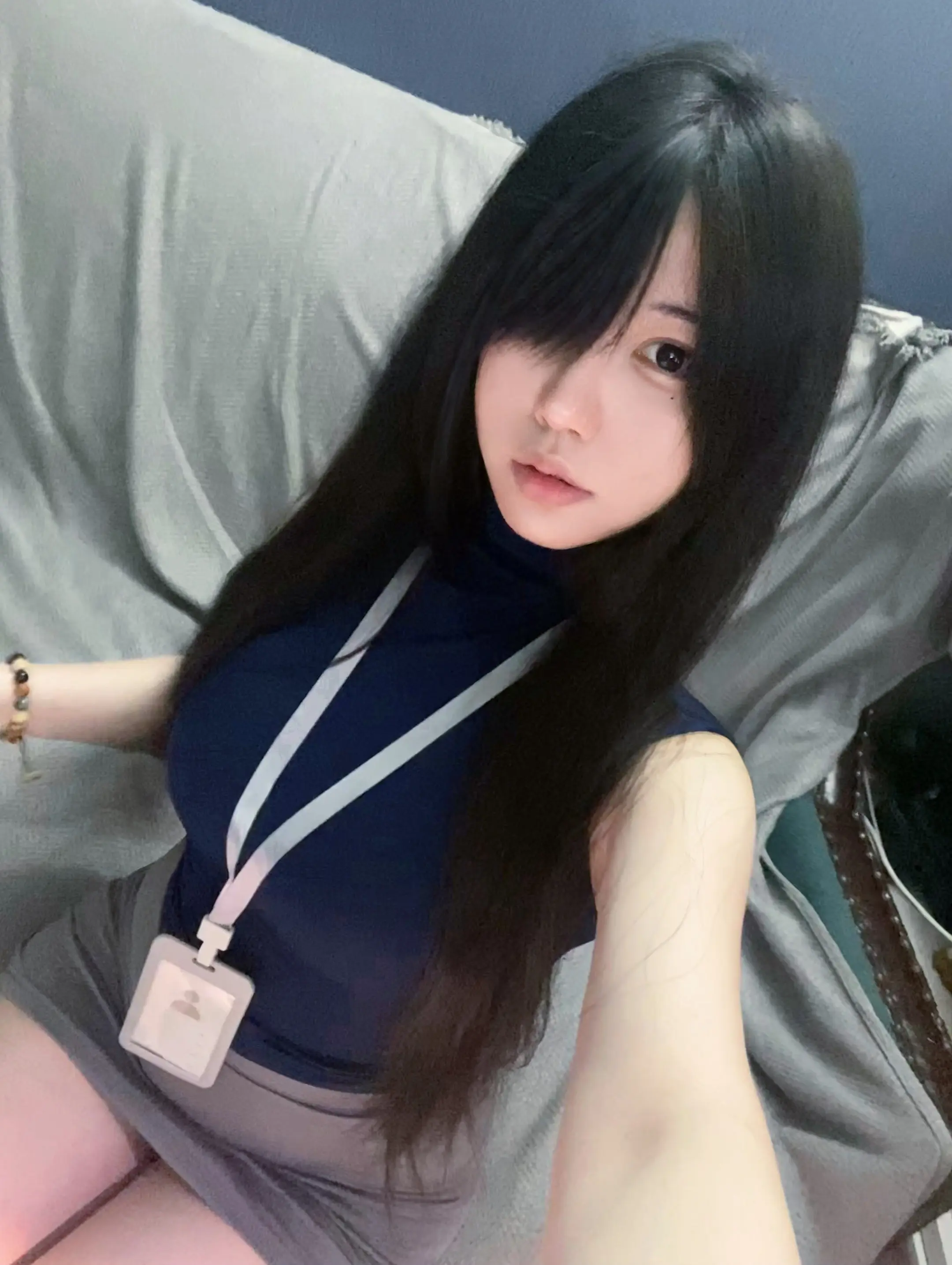 哦