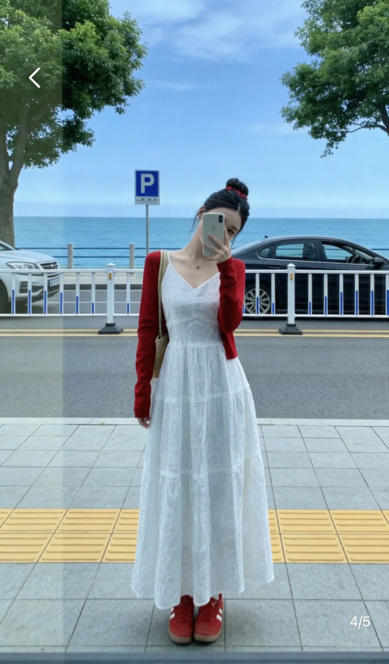 生活里最美的模样，大概就是脸上带笑，心里有光，眼里藏着风景，愿你抬头撞...