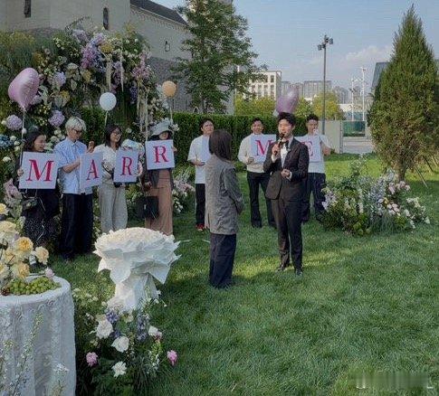 第一次“参与”求婚，恭喜智老师离幸福更进一步 