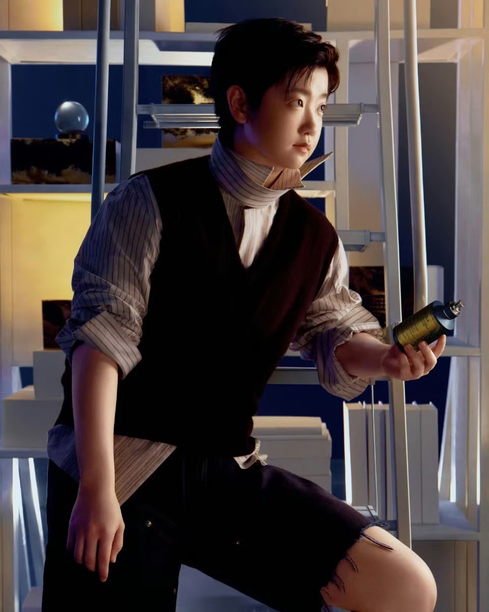 对这种类型的衣服没有抵抗力..简直能想象围兜 