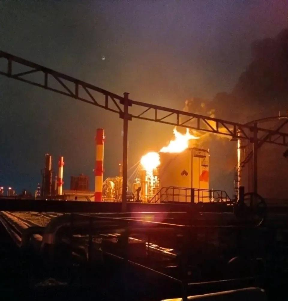 罗斯托夫一能源设施遭袭击

俄罗斯托夫州州长斯柳萨里4月9日证实，该州古科沃市一